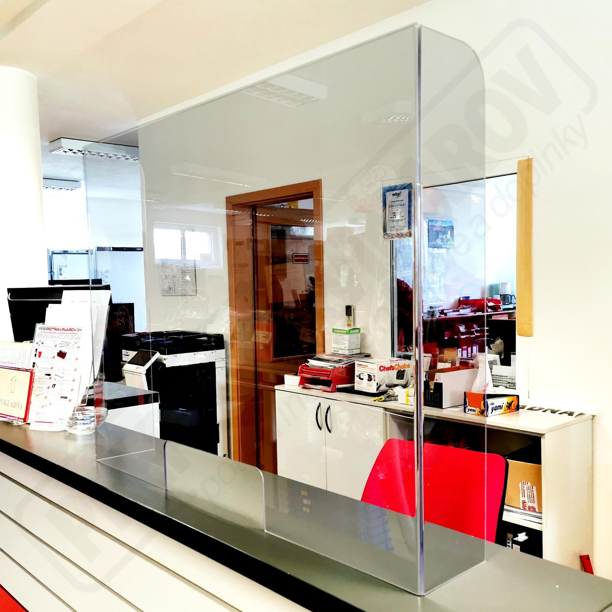 Ochranná stena na pult s ohybom