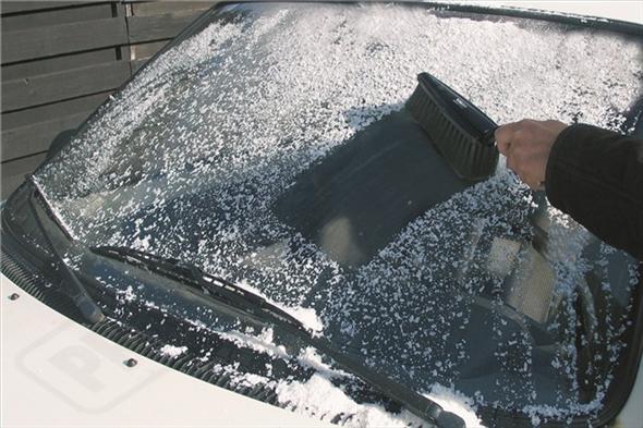 521552 Zmeták na sneh Tvrdý